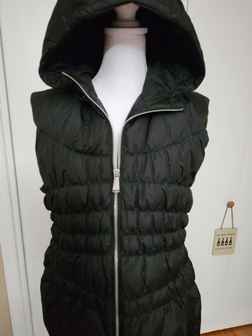 Michael Kors Black Quilted Sleeveless Puffer Vest - Picture 4 of 5